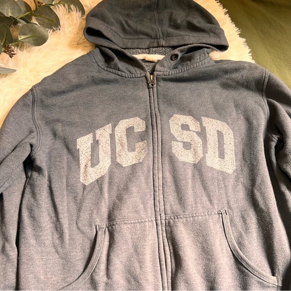 *MUST GO!* UCSD UC San Diego zip hoodie - Picture 2 of 4